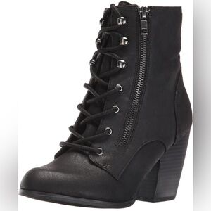 NWOT! DOLCE by MOJO MOXY Blaxk Zipper Booties